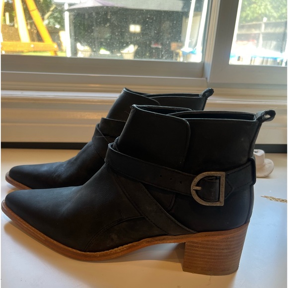 Free People Leather Back Loop Ankle Boot, worn once. - Picture 2 of 7